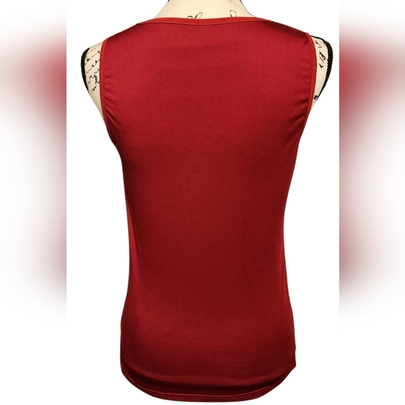 Cute Crisscross Sleeveless Blouse - Picture 2 of 2